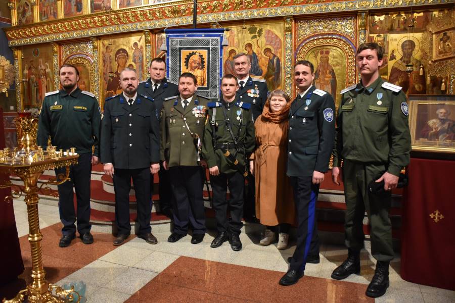 Торжественное вручение дипломов об окончании Академии государственной и казачьей службы в Екатеринбурге